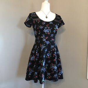 Jessica Simpson Black Floral Mini Dress (S)